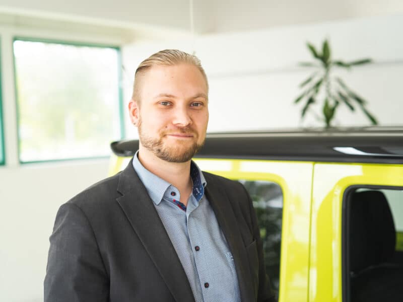 Salapoliisityötä ja vastuullisia autokauppoja – haastattelussa automyyjä Jesse Syysjoki