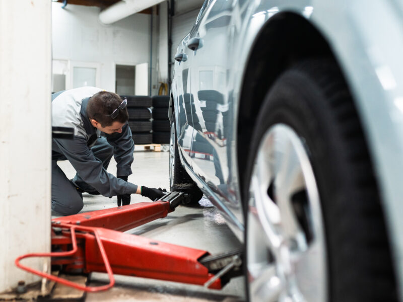 Renkaanvaihtosesonki on käynnissä – varaa aikasi Timosen Autolla!