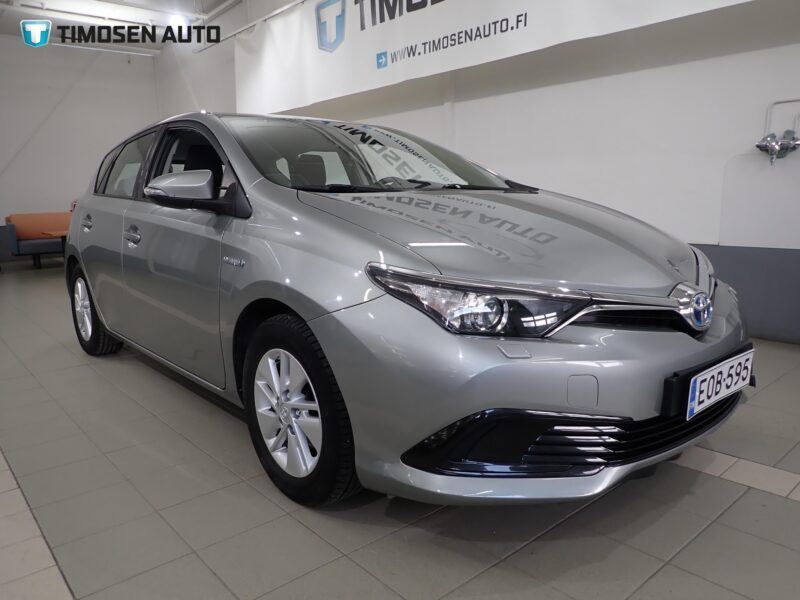 TOYOTA Auris